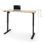Bestar – Table motorisée à hauteur réglable, 30 po x 60 po, érable du nord (65867-38)-Surface de travail robuste en mélamine de qualité commerciale de 1 po dotée d'un fini résistant aux égratignures, aux taches et aux brûlures.