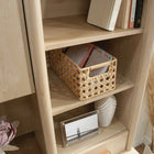 Sauder - 429371 La Collection Whitaker Point Surmeuble - Finition Natural Maple-Espace rangement dissimule derriere les portes.