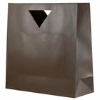 Jam Paper - Sacs-cadeaux robustes découpés avec poignée triangulaire - Grand - 15 po x 5 1/2 po x 15 po - Marron chocolat - Paquet de 3-Fabriqués dans un matériau robuste, ces sacs résisteront aux cadeaux les plus lourds !