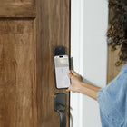 Yale - 450 Assure Lock 2 Plus avec clés Apple Home et Wi-Fi - Bronze-Laissez entrer les gens à distance, verrouillez-les, envoyez des codes d'entrée personnalisés