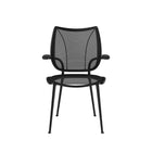 Humanscale Siège Visiteur Liberty-Essentiellement fabriqué à partir d’aluminium léger, recyclé à 100 % et coulé sous pression, le siège visiteur Liberty a été créé pour garantir résistance et respect de l’environnement. Il est fabriqué à partir de 85 % de contenu recyclé et est recyclable à 99 %. Les textiles utilisés pour l’assise du siège ont été sélectionnés avec soin pour respecter l’environnement. Sa structure modulaire permet de l’adapter facilement en fonction des besoins de confort de chacun.