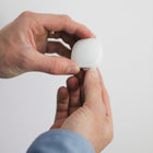 ecobee SmartSensor - paquet de 2-Placez SmartSensor dans votre chambre et dites adieu aux moments trop chauds ou trop froids de la nuit