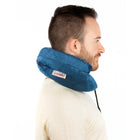 Cabeau - L'oreiller Air Evolution , Bleu Royal-Il suffit d'un souffle pour gonfler l'air evolution. Avec le bouton de pression d'air, ça vous permet d'ajuster l'oreiller à votre niveau de fermete que vous recherchez