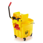 RubbermaidMD ® Sceau avec essoreuse pour vadrouille WaveBrake-Le système de vadrouille sâ€™agence au sceau pour eaux souillées (article n° 659357, vendu séparément).